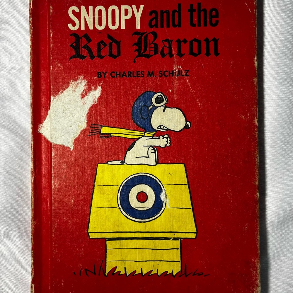 Vintage 1966 Snoopy and the Red Baron Charles M. Schulz Hardcover Book‎ Peanuts